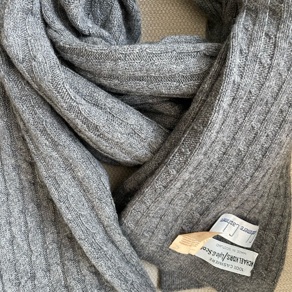 Oversized Vintage Michael Kors/Lyle & Scott 100% Cashmere Scarf - Picture 2 of 4